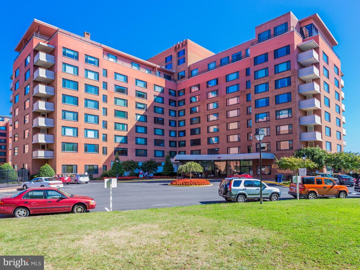 Property Photo: 1011 Arlington Boulevard 208 VA 22209