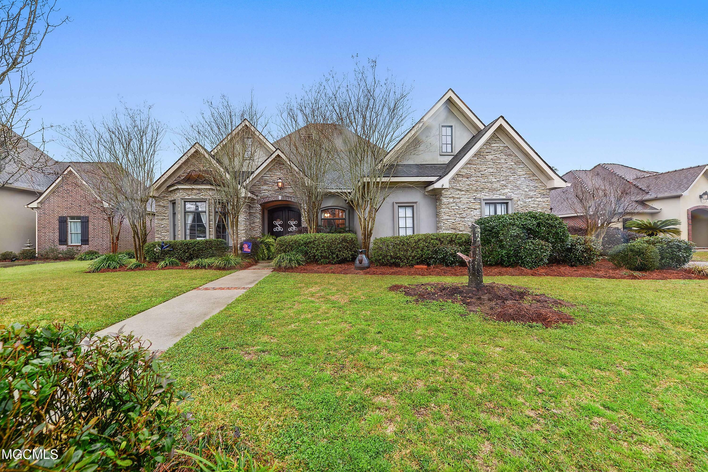 Property Photo:  315 Goose Pointe Boulevard  MS 39531 