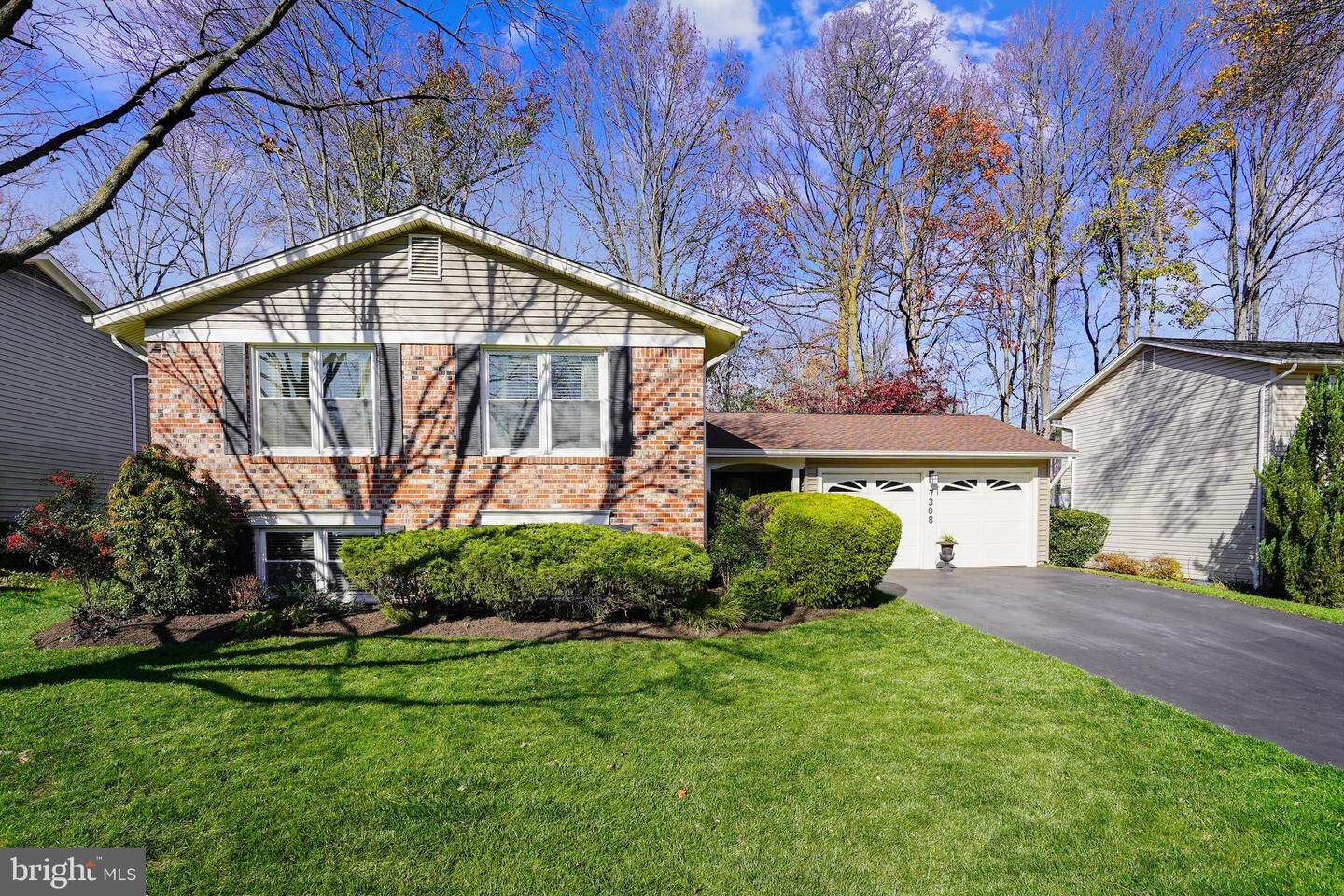 Property Photo:  7308 Outhaul Lane  VA 22015 