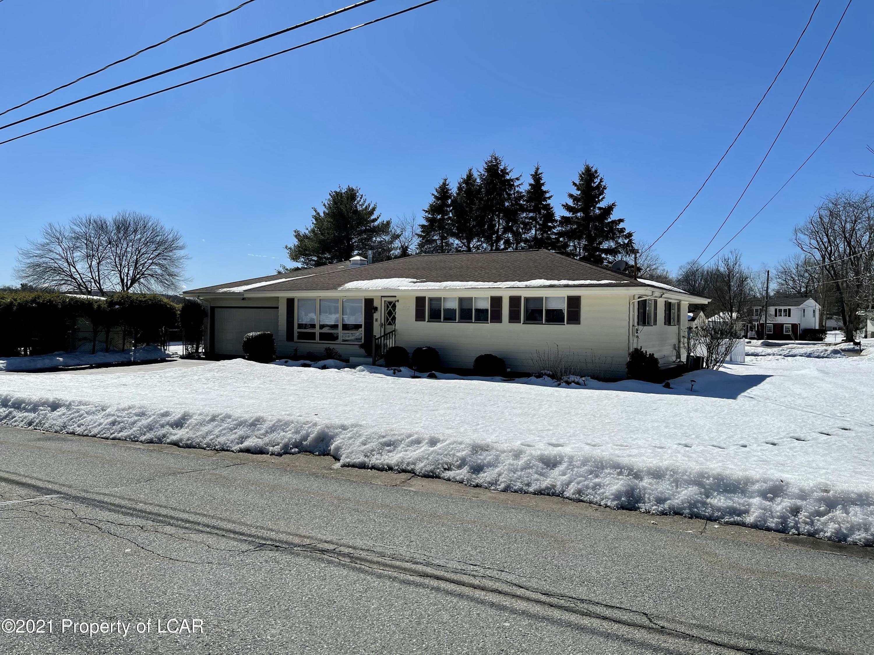 Property Photo:  152 Woodbine Road  PA 18708 