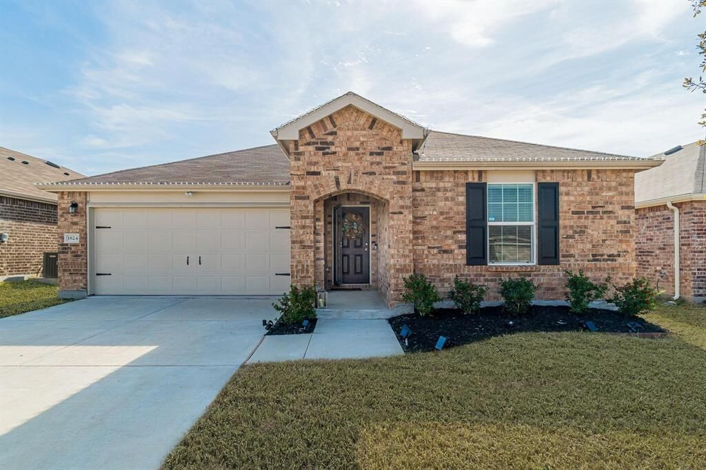 Property Photo: 1824 Vernon Drive TX 76227