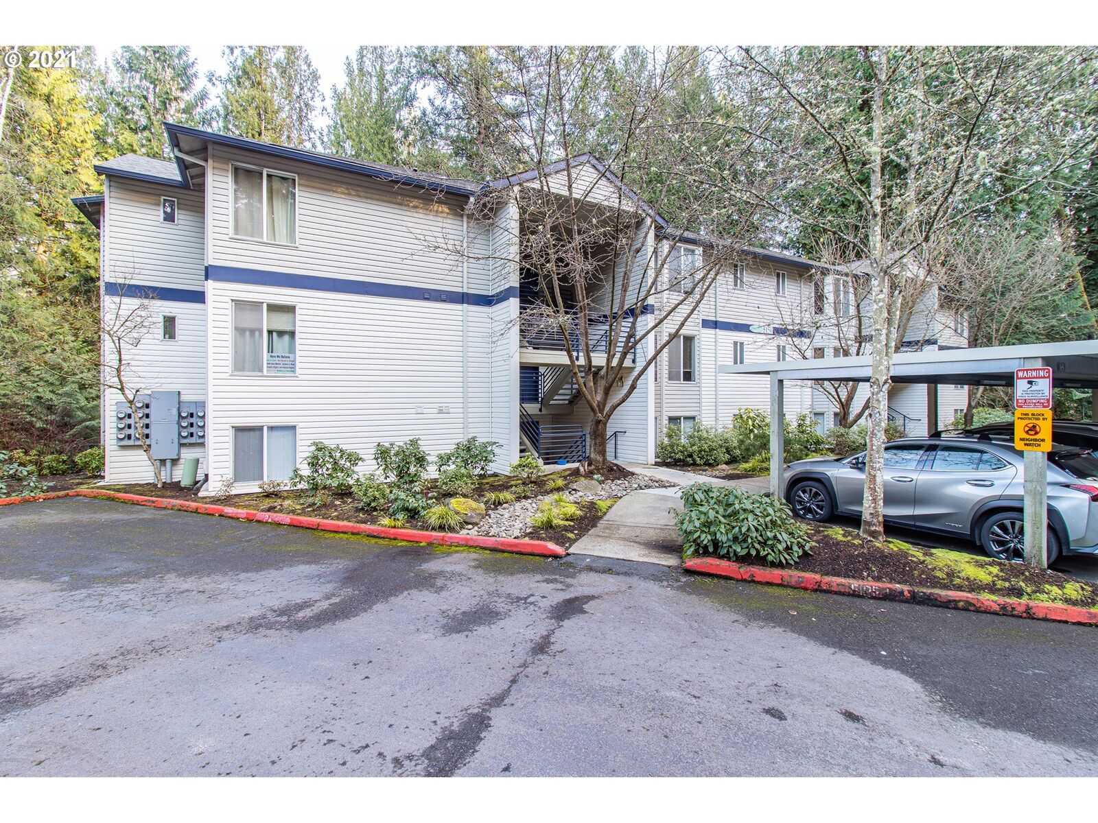 Property Photo: 5156 SW Multnomah Blvd L OR 97219