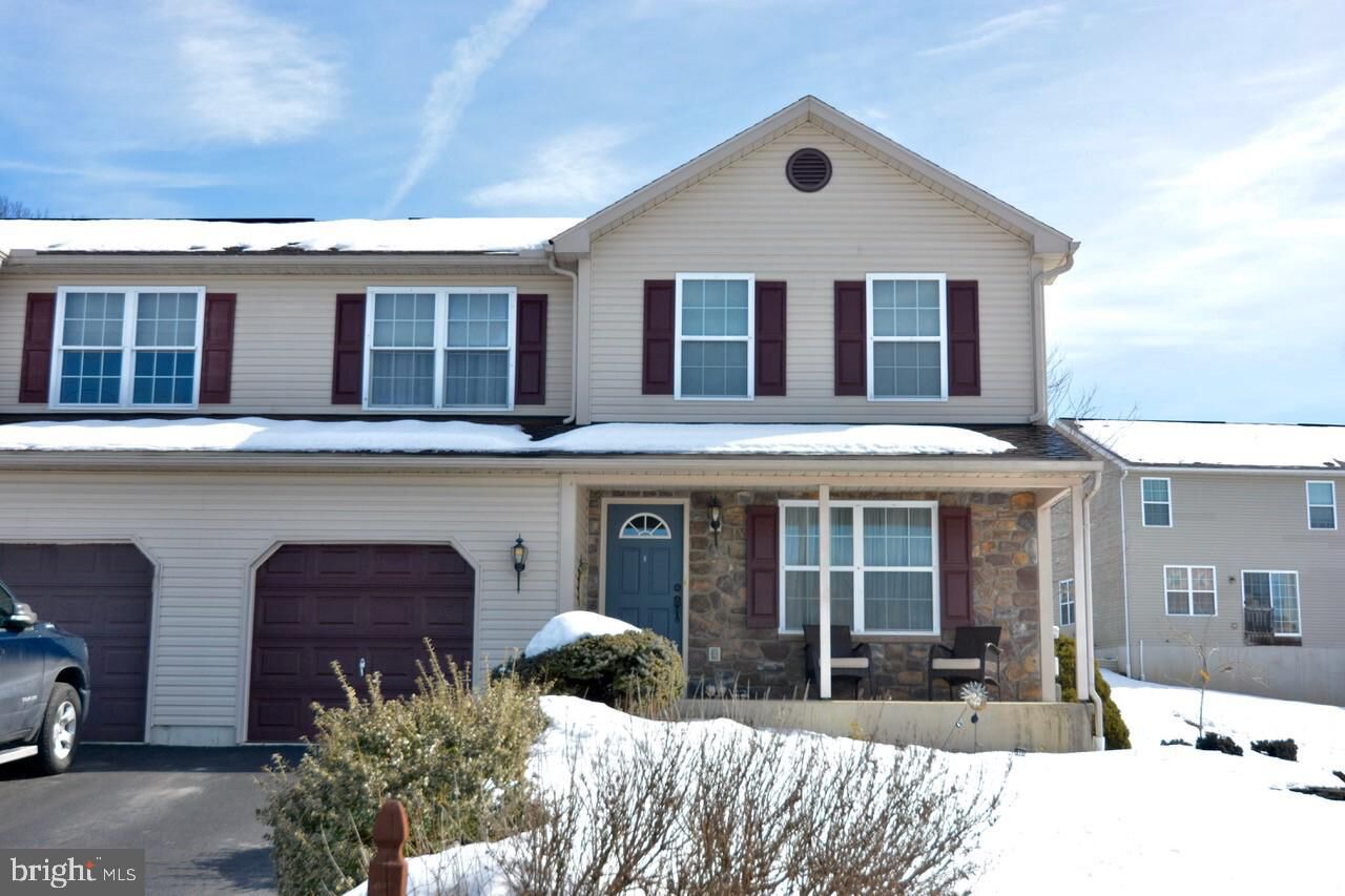 Property Photo:  2833 Mannerchor Road  PA 19560 