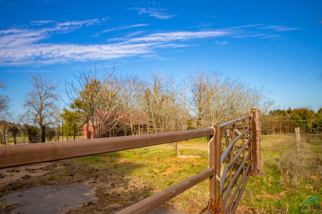 Property Photo:  15843 Cr 436  TX 75771 