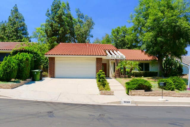 Property Photo:  19309 Pine Valley Avenue  CA 91326 