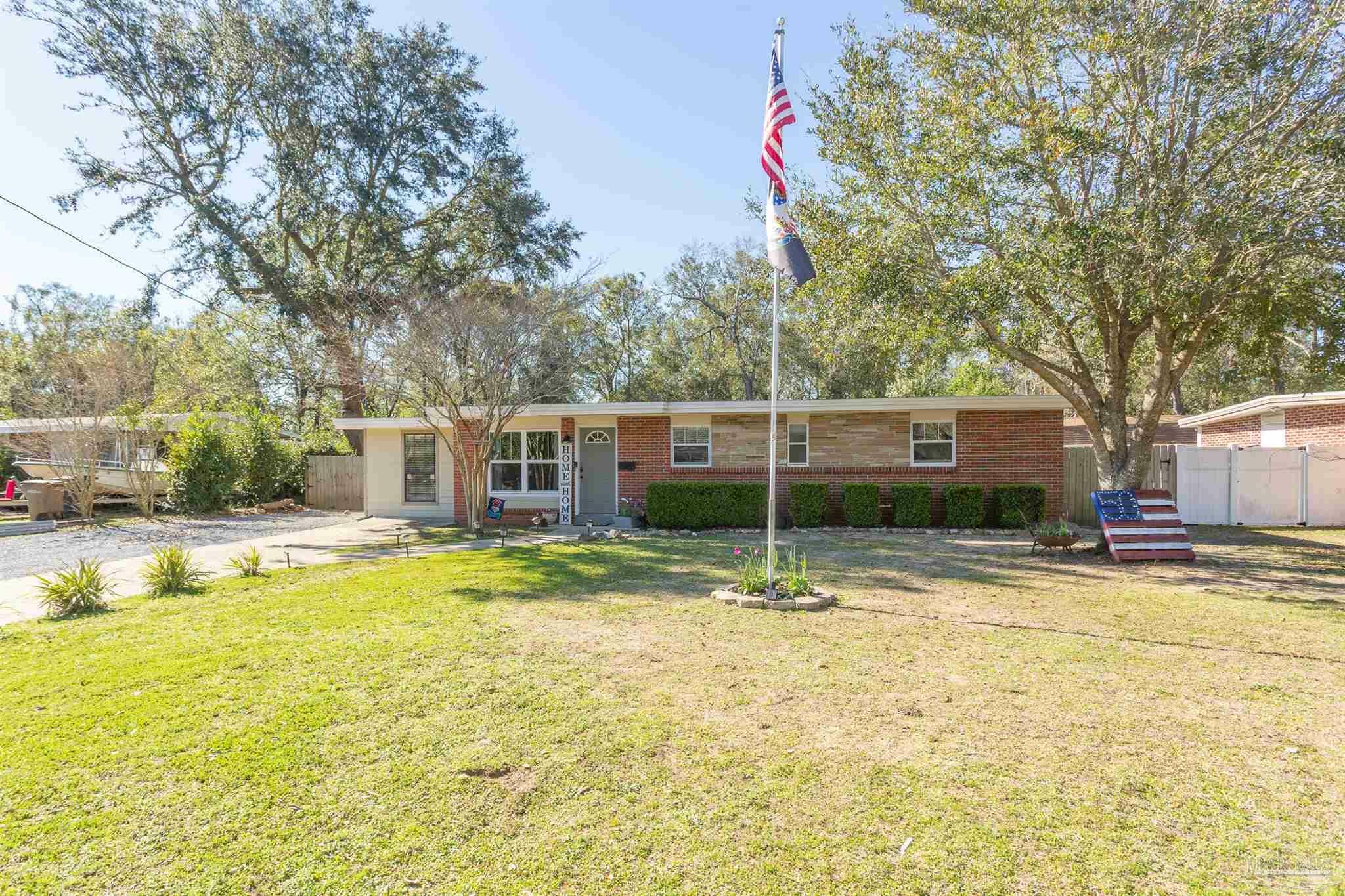 Property Photo: 6125 Bougainvilla Cir FL 32503