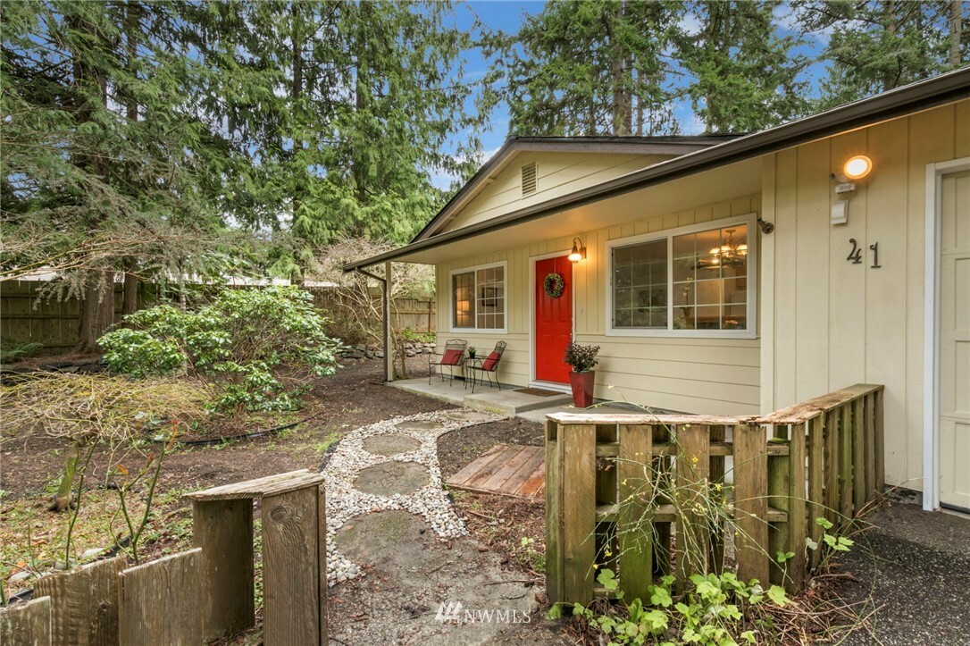 Property Photo:  41 Jonathan Place  WA 98339 