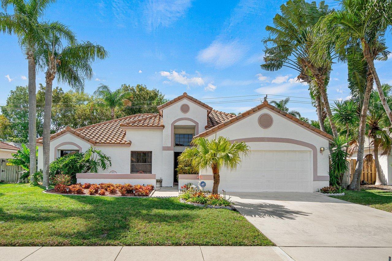 Property Photo:  15 Dogwood Circle  FL 33436 