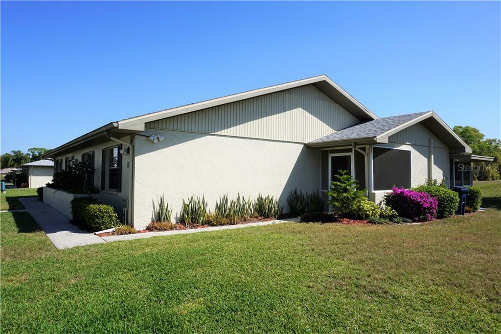 Property Photo: 1905 Canterbury Lane 15 FL 33573