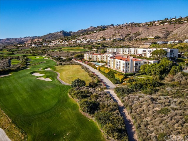 Property Photo: 3200 La Rotonda Drive 613 CA 90275