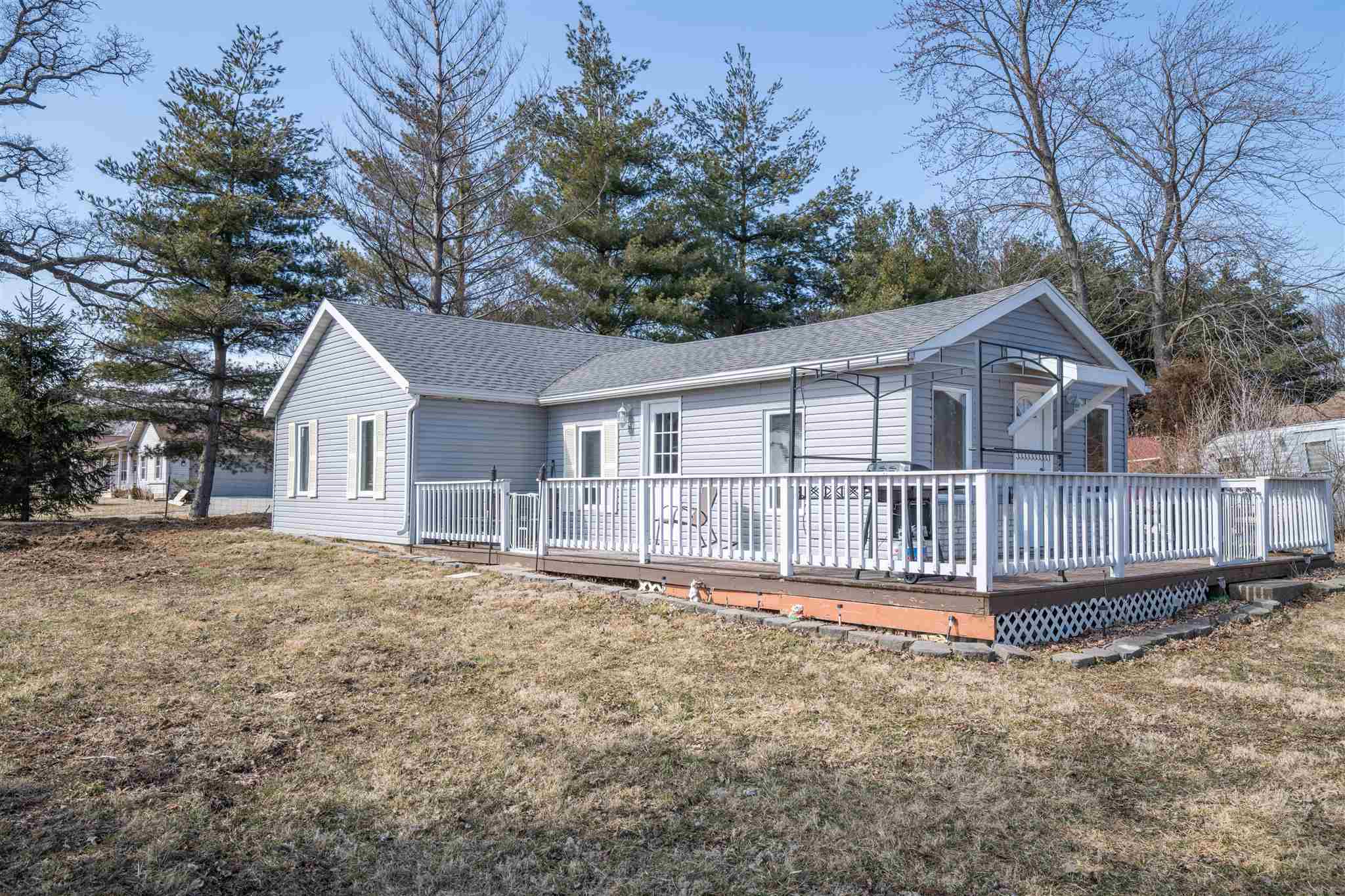 Property Photo:  113 Bessler Lake  IL 61535 