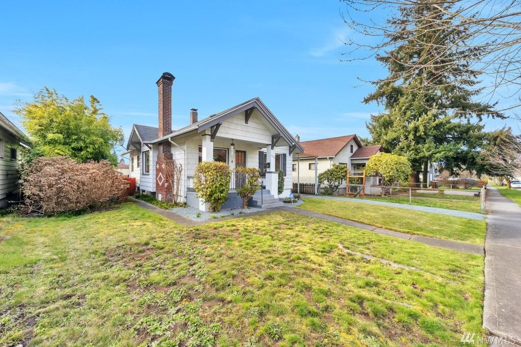 Property Photo:  4054 S Bell St  WA 98418 