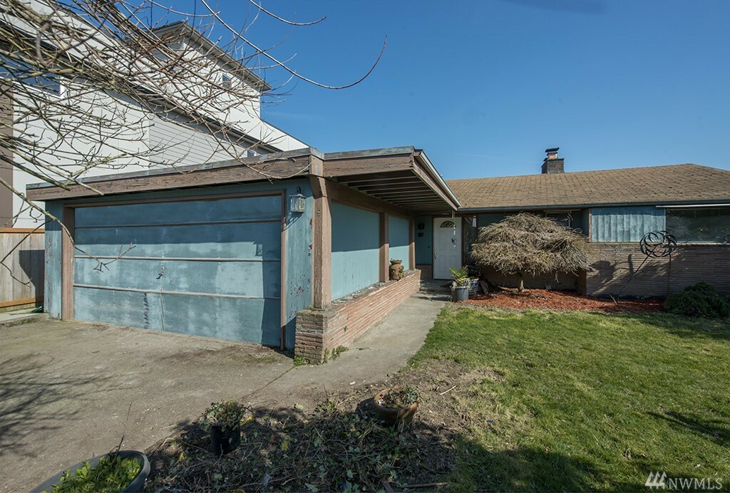 Property Photo:  11118 Cornell Ave S  WA 98178 