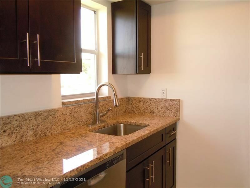 Property Photo:  270 NE 40th St 26  FL 33334 