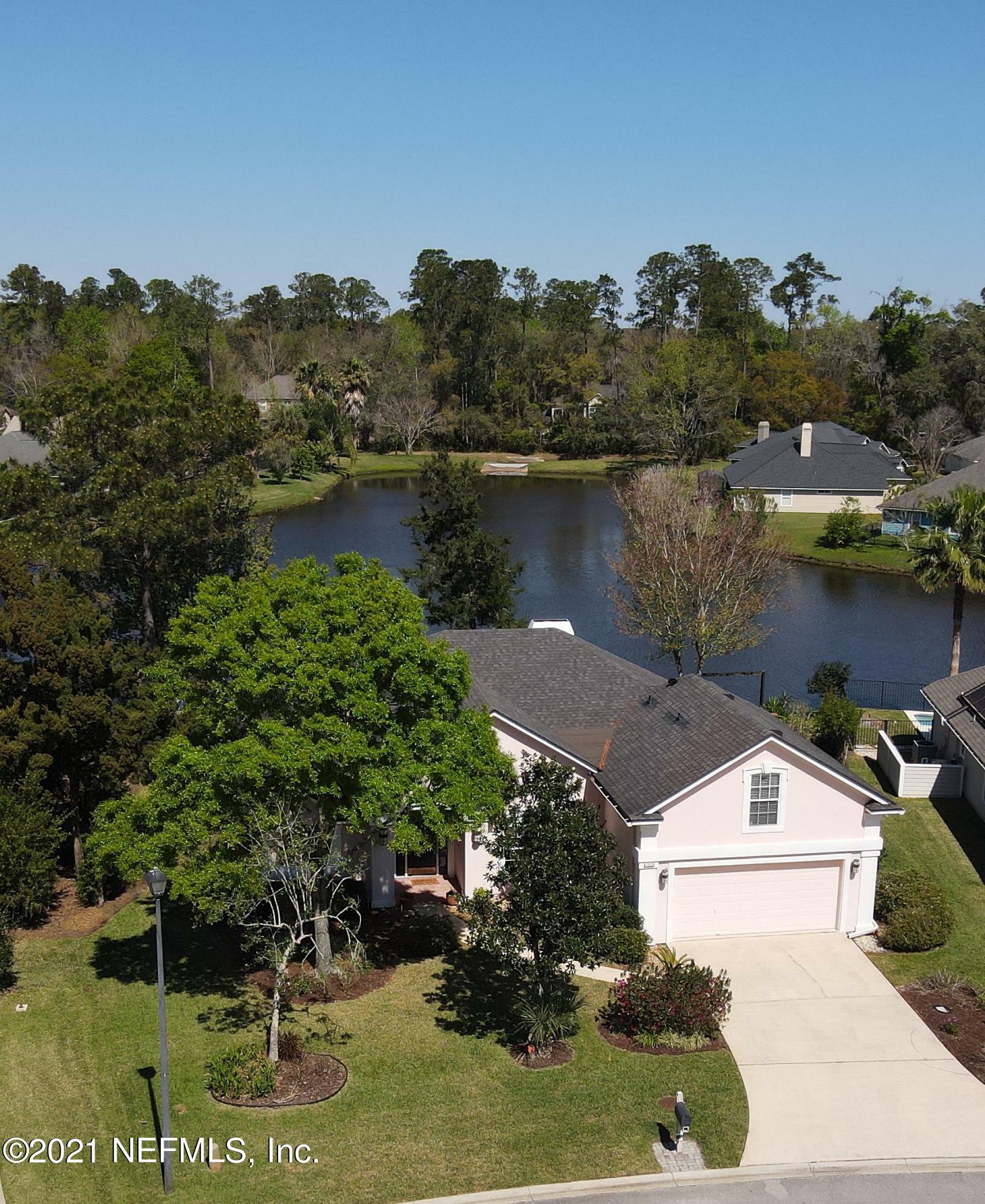 Property Photo:  1555 Lake Bend Place  FL 32003 