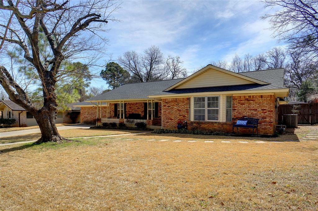 Property Photo:  2016 Mistywood Lane  TX 76209 