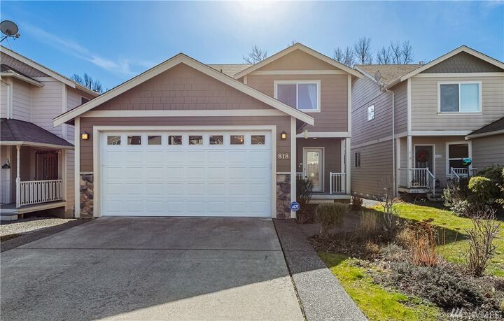 Property Photo: 818 E Kellogg Rd WA 98226