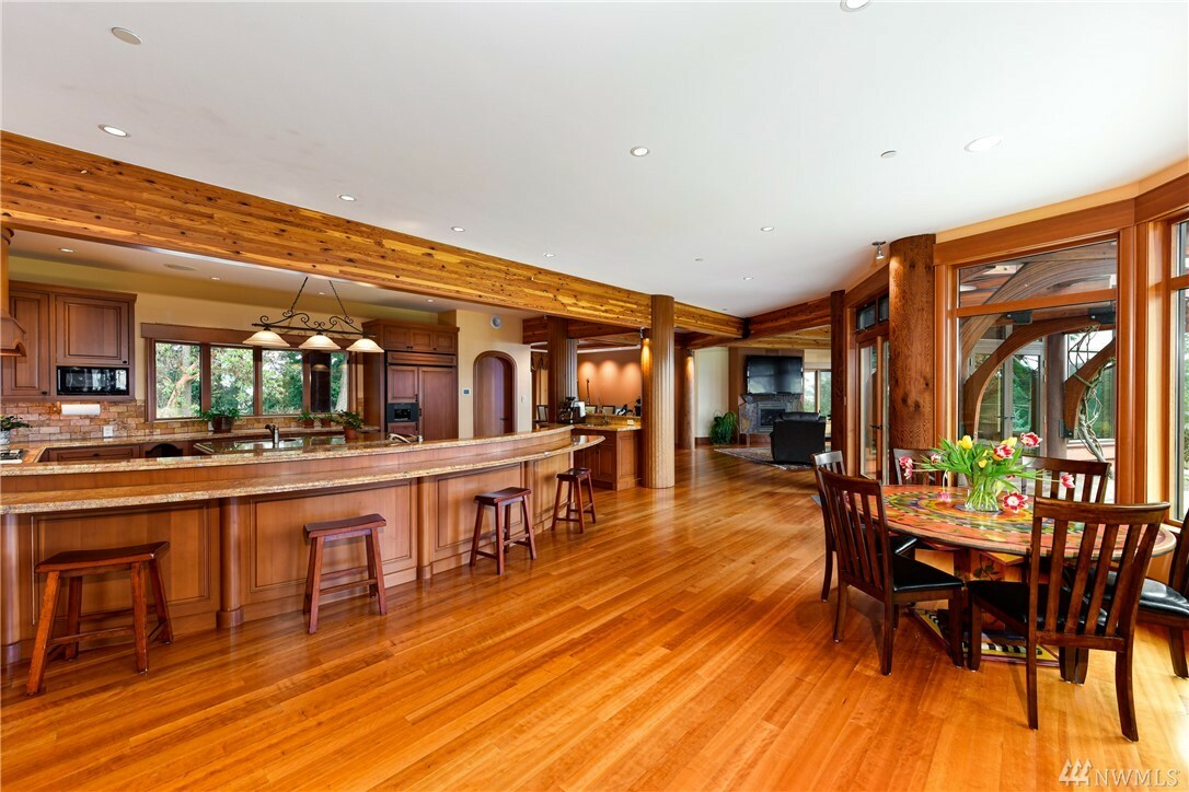 Property Photo: 1 Eagles Nest Dr WA 98257