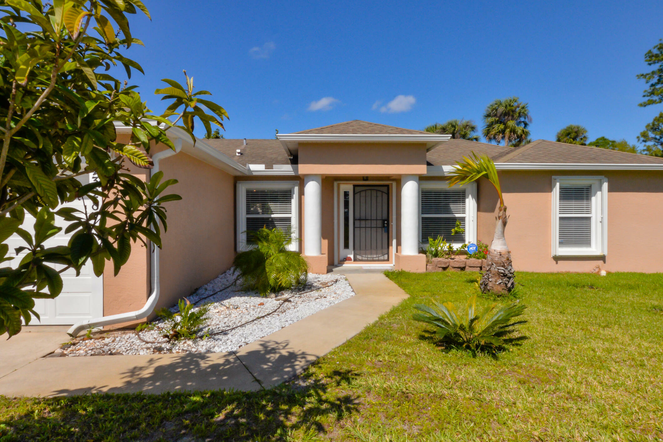 Property Photo:  2328 SW Dodge Terrace  FL 34953 