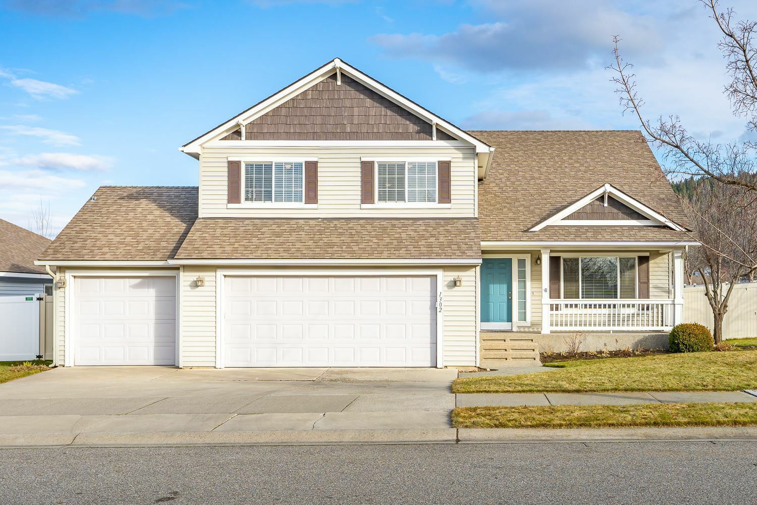 Property Photo: 1302 N Samantha Rd WA 99019