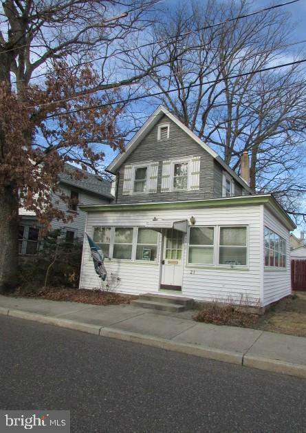 Property Photo:  21 4th Avenue  NJ 08071 