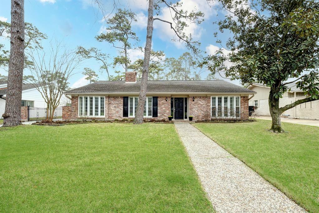 Property Photo: 10030 Longmont Drive TX 77042