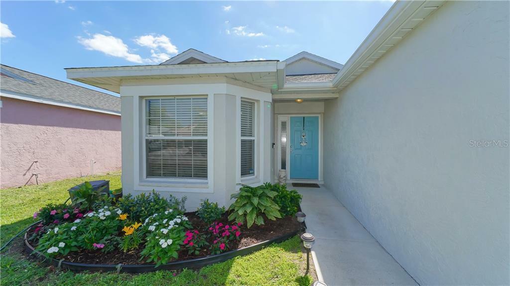 Property Photo: 6027 39th Avenue W FL 34209