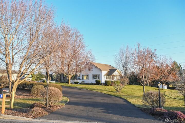Property Photo:  993 Prospect Ave  WA 99362 