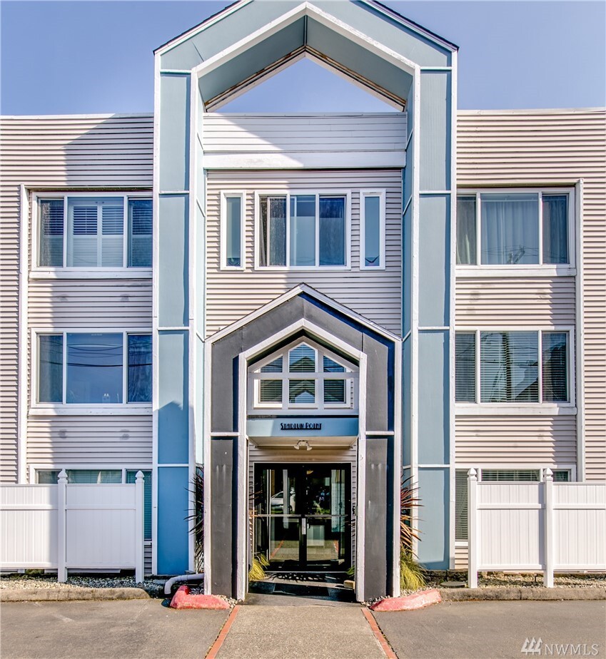 Property Photo: 25 N Broadway 206 WA 98403