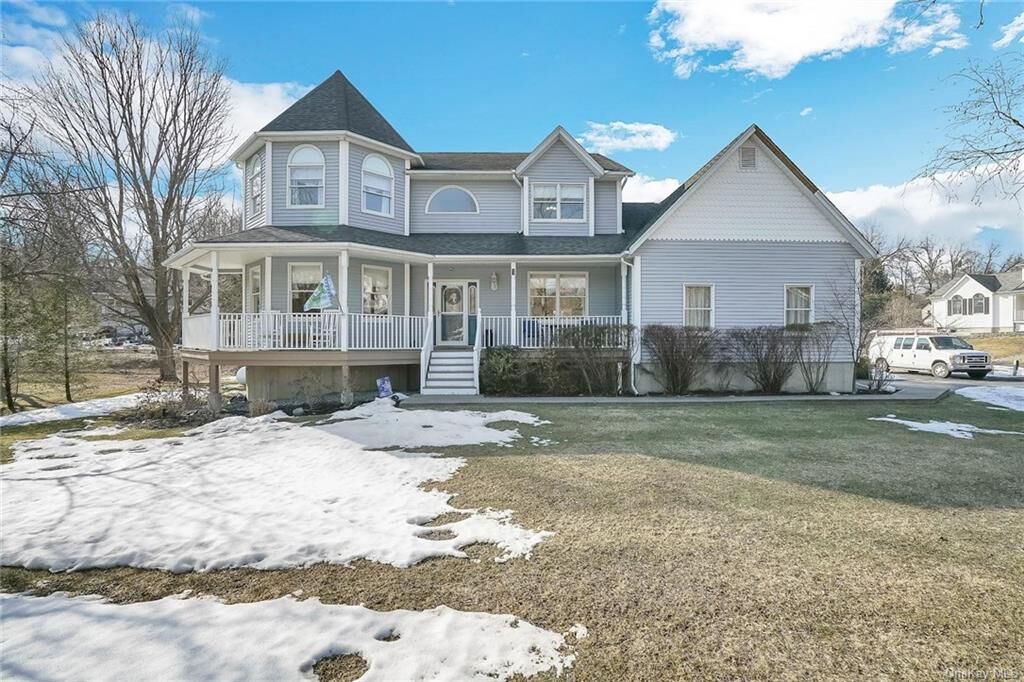 1 Amelia Court, Salisbury Mills, NY 12577 4 bed/3 bath