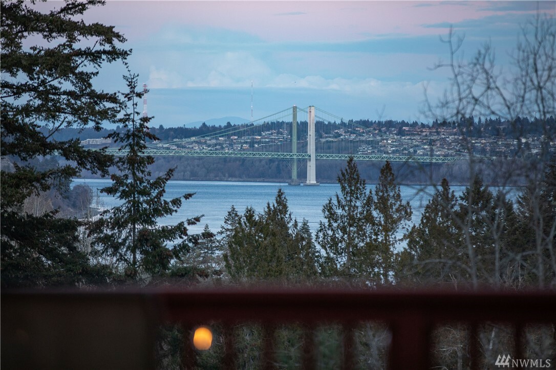 Property Photo:  1001 Island Blvd  WA 98333 