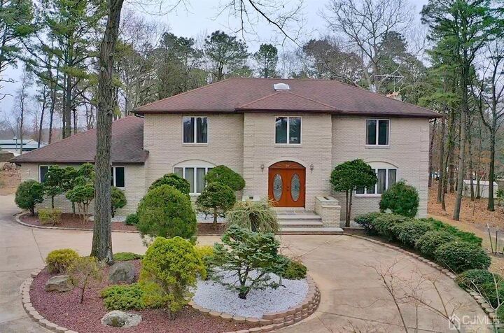 34 Fresh Ponds Road  East Brunswick NJ 08816 photo