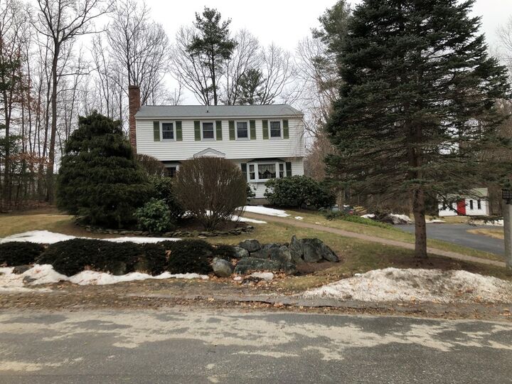 Property Photo:  21 Lancaster Drive  NH 03053 