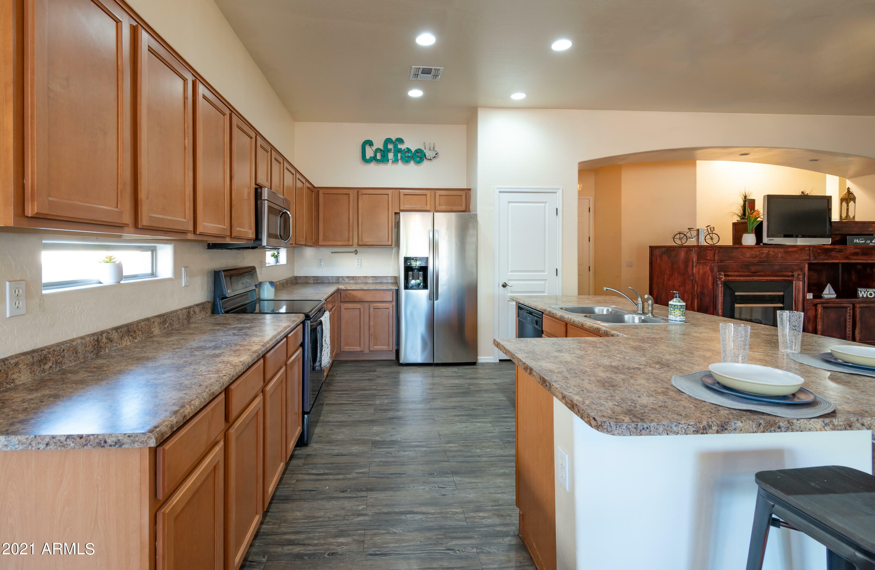 Property Photo: 4104 E Reins Road AZ 85297