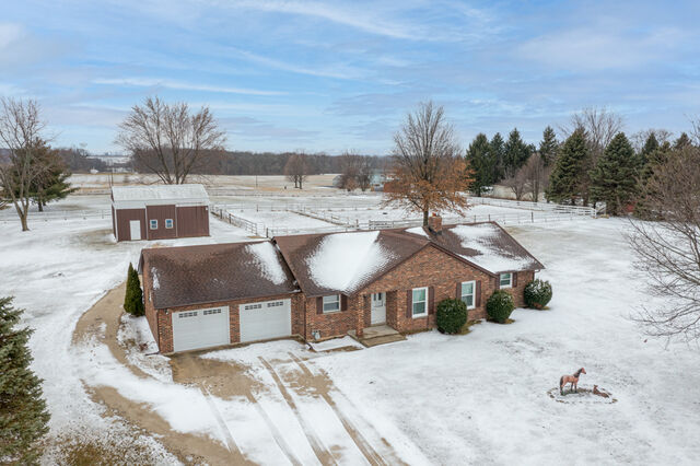 Property Photo: 16N935 Prairie Farm Drive IL 60140