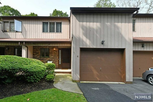 Property Photo:  6 Williamsburgh Way  NJ 07645 