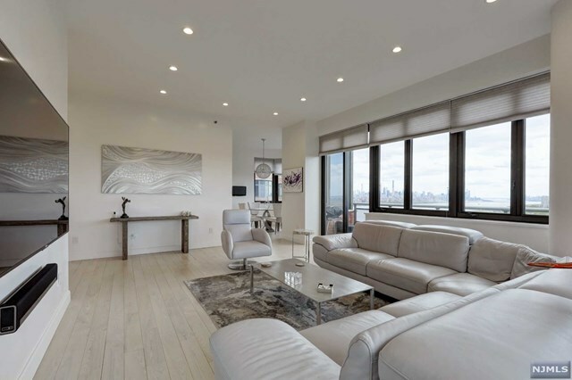 Property Photo:  100 Carlyle Drive 17ds  NJ 07010 