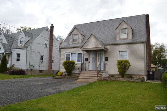 Property Photo:  27 Reid Avenue  NJ 07621 