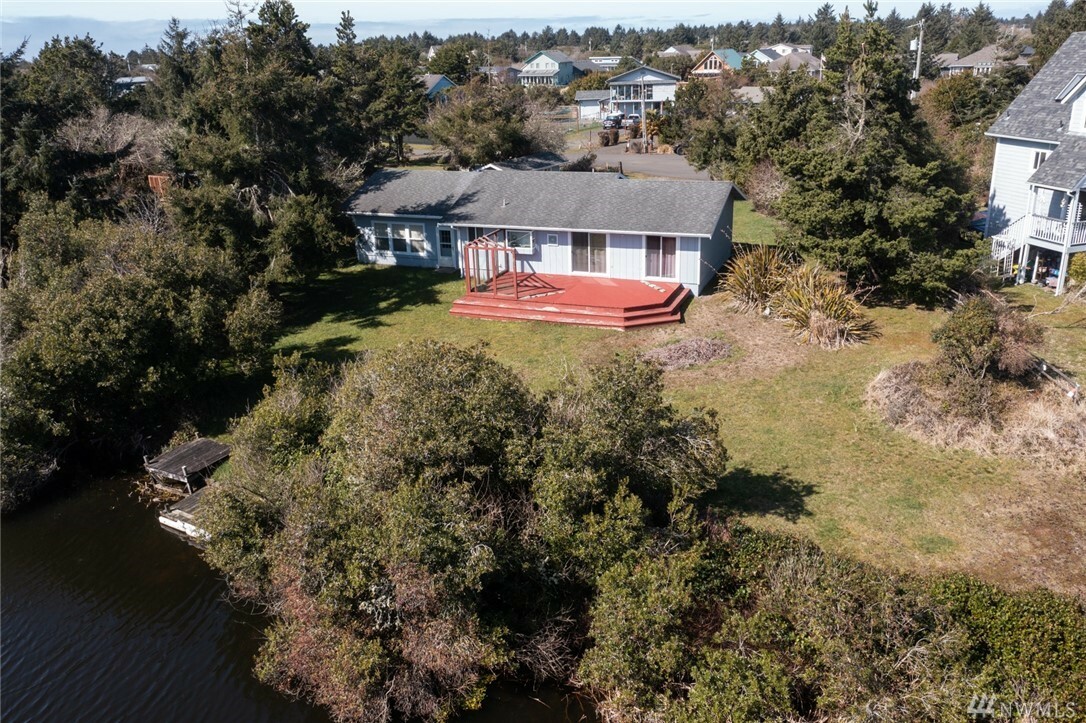 Property Photo:  305 Cockle St SW  WA 98569 