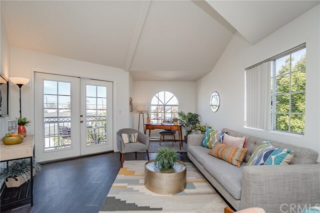 Property Photo: 1030 Loma Avenue 110 CA 90804