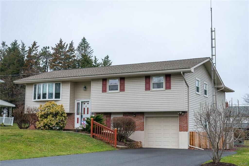 Property Photo:  4821 Henry Street  PA 18045 