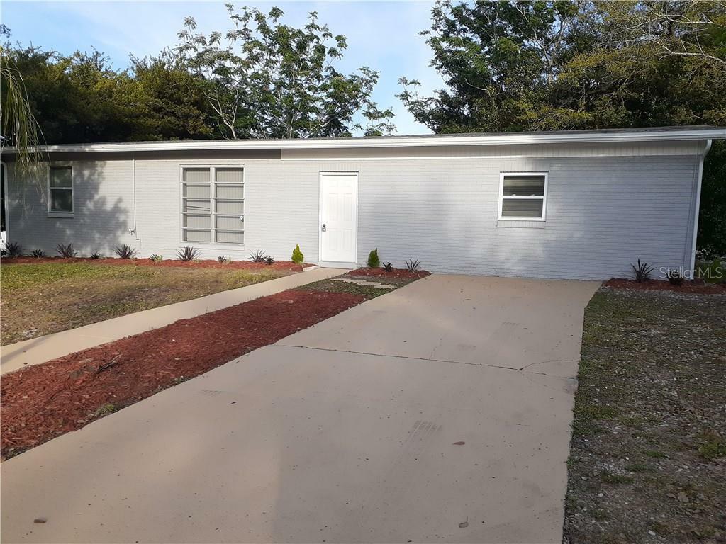 Property Photo: 985 N Village Drive FL 32725