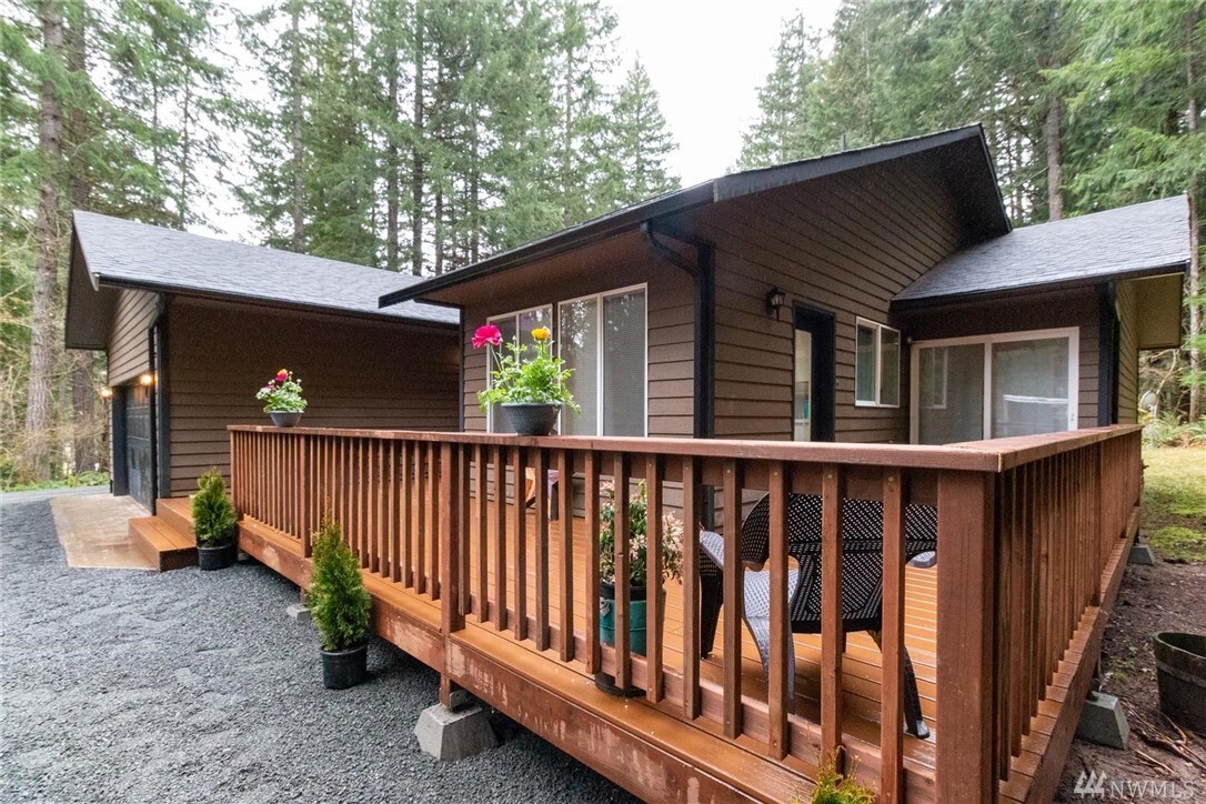 Property Photo: 141 Richer Dr WA 98361