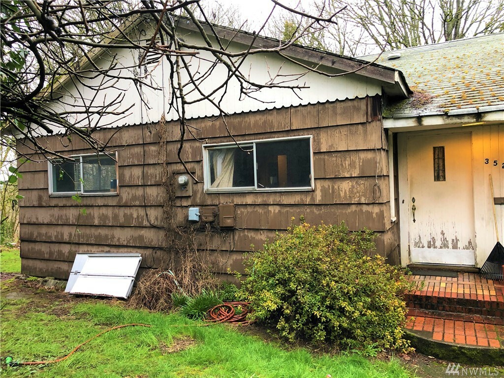 Property Photo:  3525 E Grandview Ave  WA 98404 