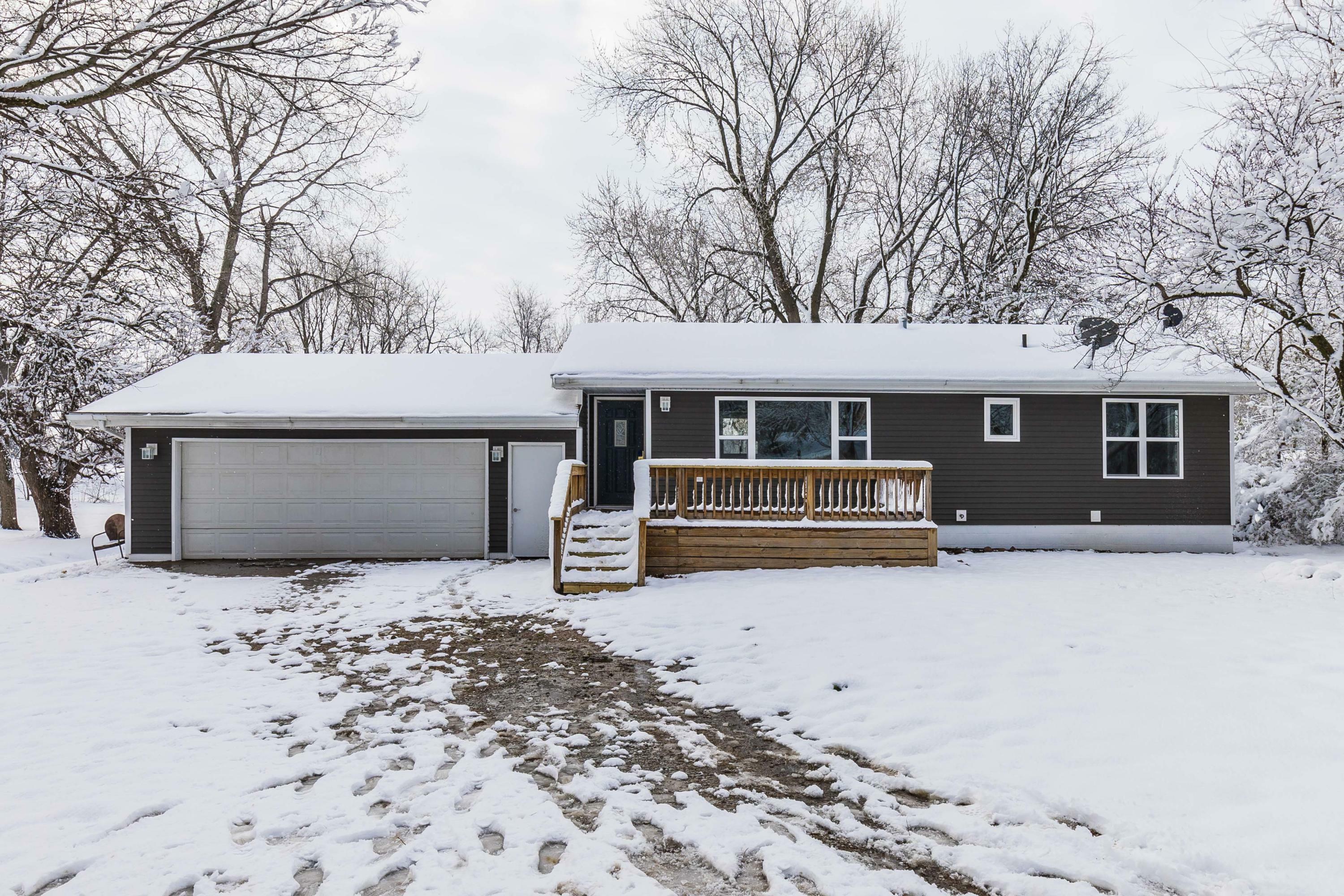 Property Photo:  9 Draper Drive  IA 51652 