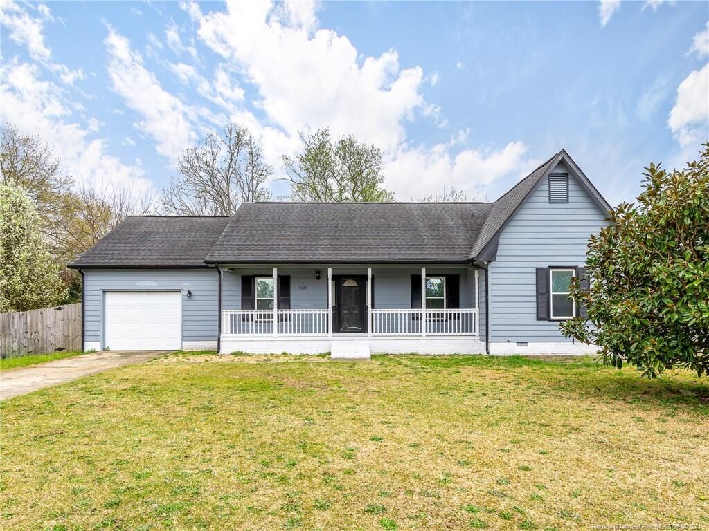 Property Photo:  7105 Tollhouse Drive  NC 28314 