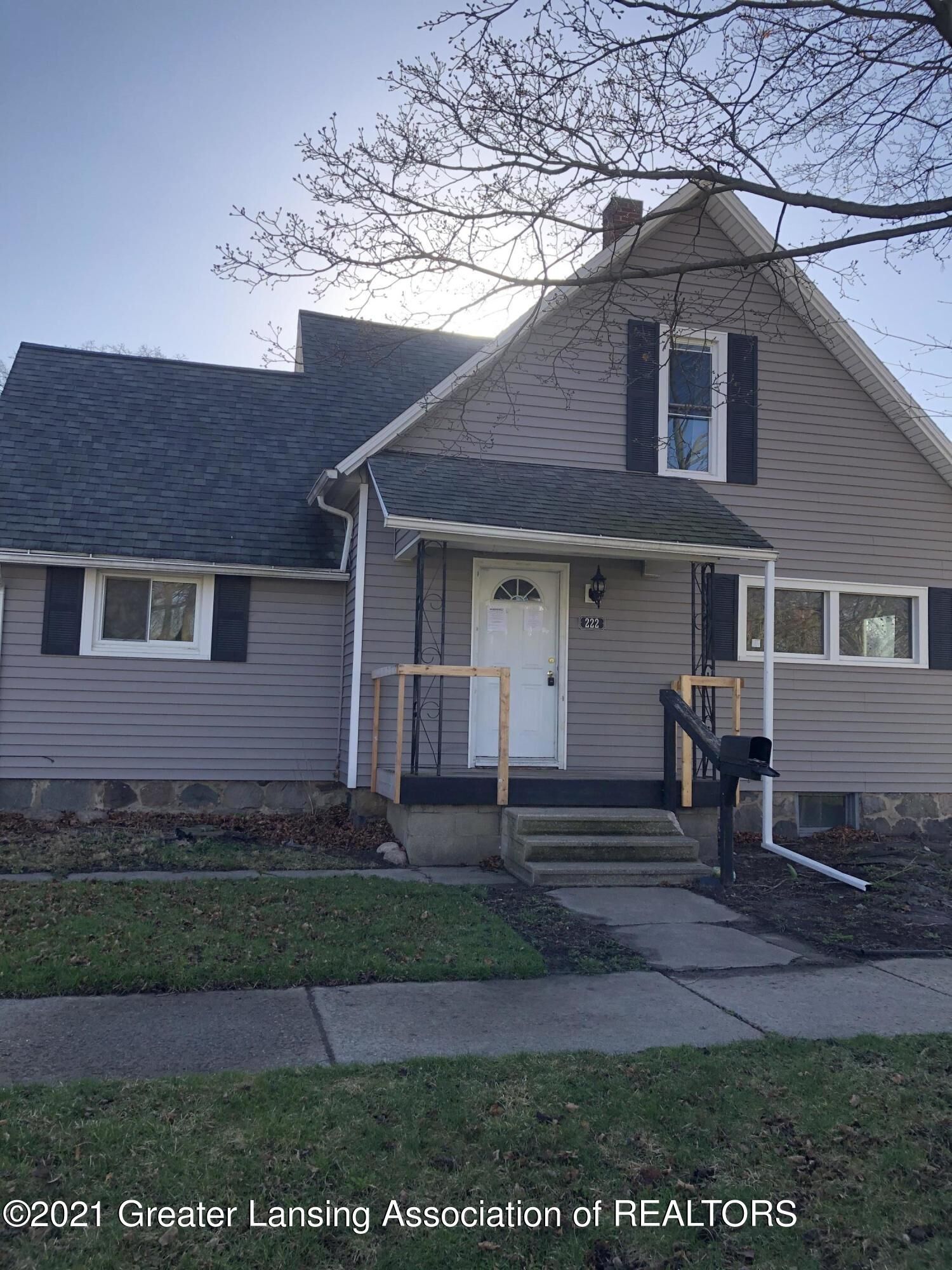 Property Photo: 222 W Henry Street MI 48813