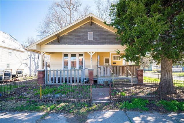Property Photo: 2504 Sylvanie Street MO 64501