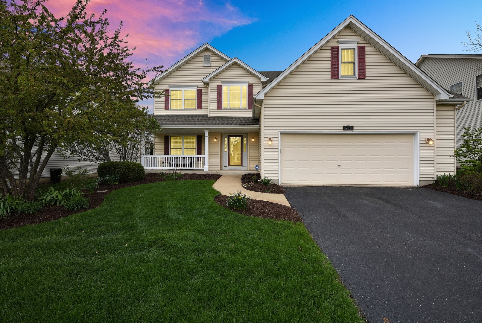 Property Photo: 731 Lake Ridge Drive IL 60177