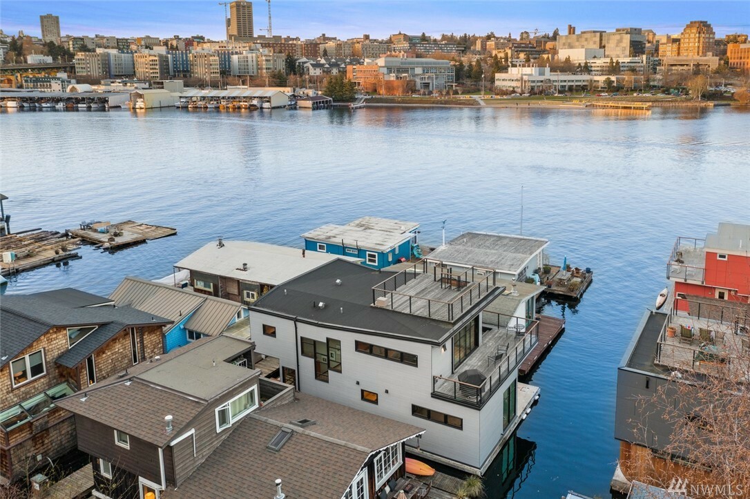 Property Photo:  3146 Portage Bay E G  WA 98102 